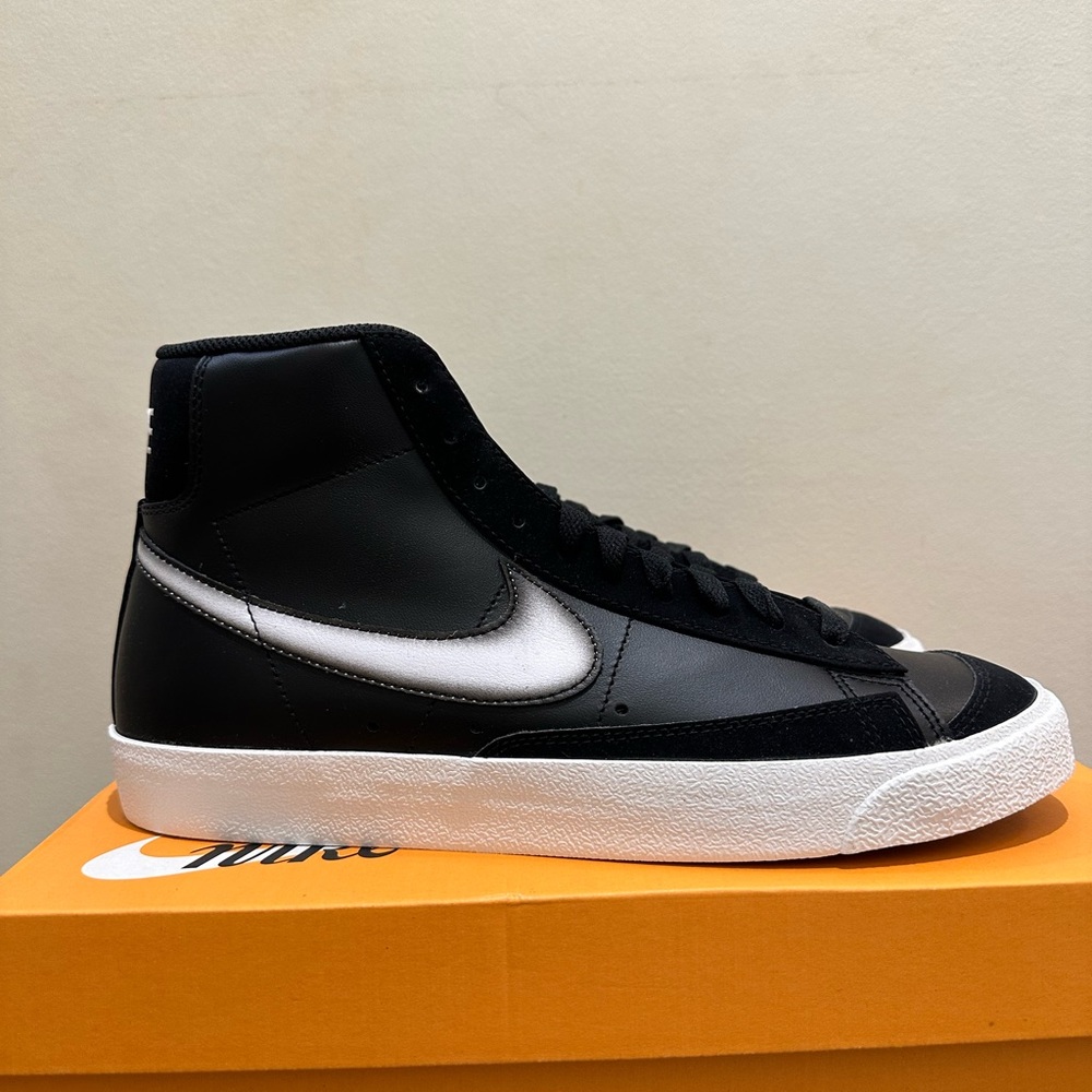 NIB Mens NIKE BLAZER MID '77 VINTAGE Fd6924 001 Black/Summit White/Red